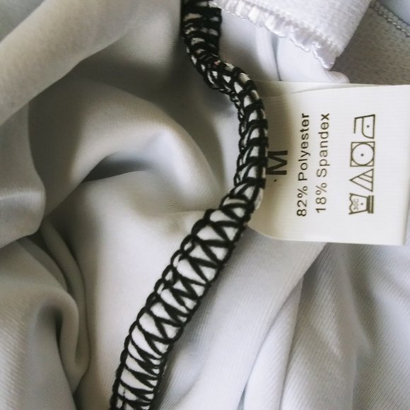 - ⛱️SWIMSUIT ONE PIECE BLACK WITH FLORAL DESIGN NWOT - Picture 6 of 6